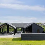 Awesome In With Sauna 度假居